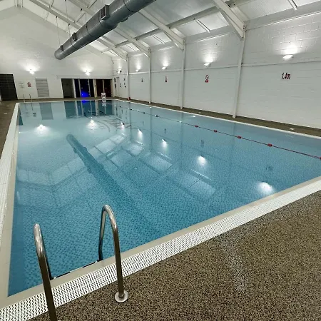 Semesterbostad Sandy Collection - 2 Next Door - Part Of The The Bay Village With Pool, Gym And Direct Access, Pub, Restaurant, Tennis And Meadows Walks