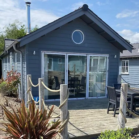 Sandy Collection - 2 Next Door - Part Of The The Bay Village With Pool, Gym And Direct Access, Pub, Restaurant, Tennis And Meadows Walks Casa de Férias Filey