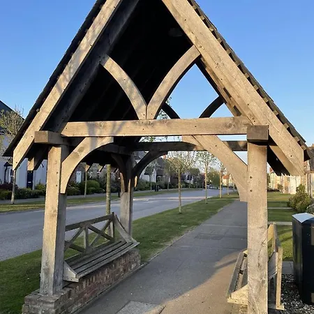 Sandy Collection - 2 Next Door - Part Of The The Bay Village With Pool, Gym And Direct Access, Pub, Restaurant, Tennis And Meadows Walks Casa de Férias *