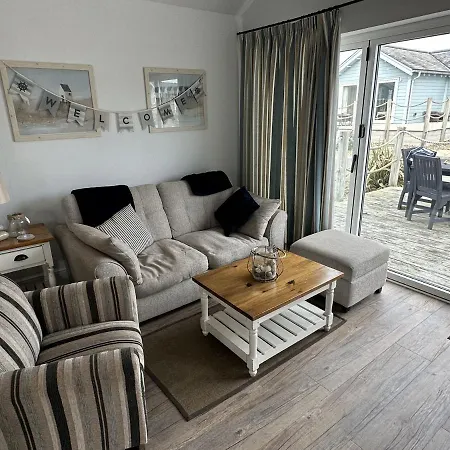 Sandy Collection - 2 Next Door - Part Of The The Bay Village With Pool, Gym And Direct Access, Pub, Restaurant, Tennis And Meadows Walks