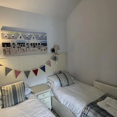 Holiday home Sandy Collection - 2 Next Door - Part Of The The Bay Village With Pool, Gym And Direct Access, Pub, Restaurant, Tennis And Meadows Walks